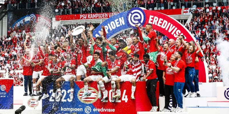 PSV là những vô địch Eredivisie mùa giải 23-24