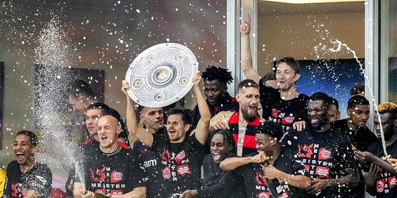 Bayer Leverkusen đã xuất sắc có được lần đầu tiên vô địch Bundesliga